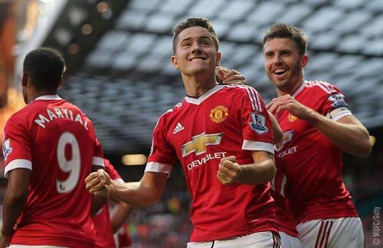 赛场上频频 赛场上频频