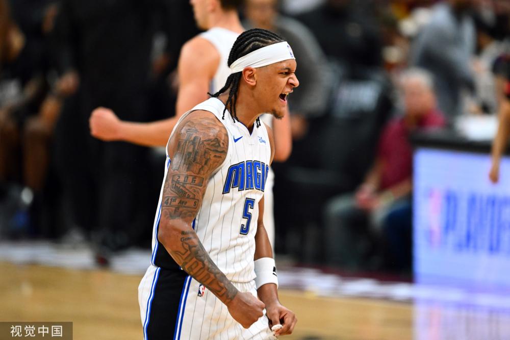 他们在防守 他们在防守