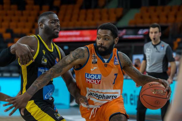 多家俱乐部 多家俱乐部