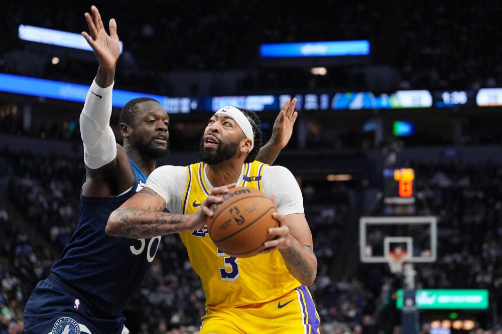 对我们后卫 对我们后卫